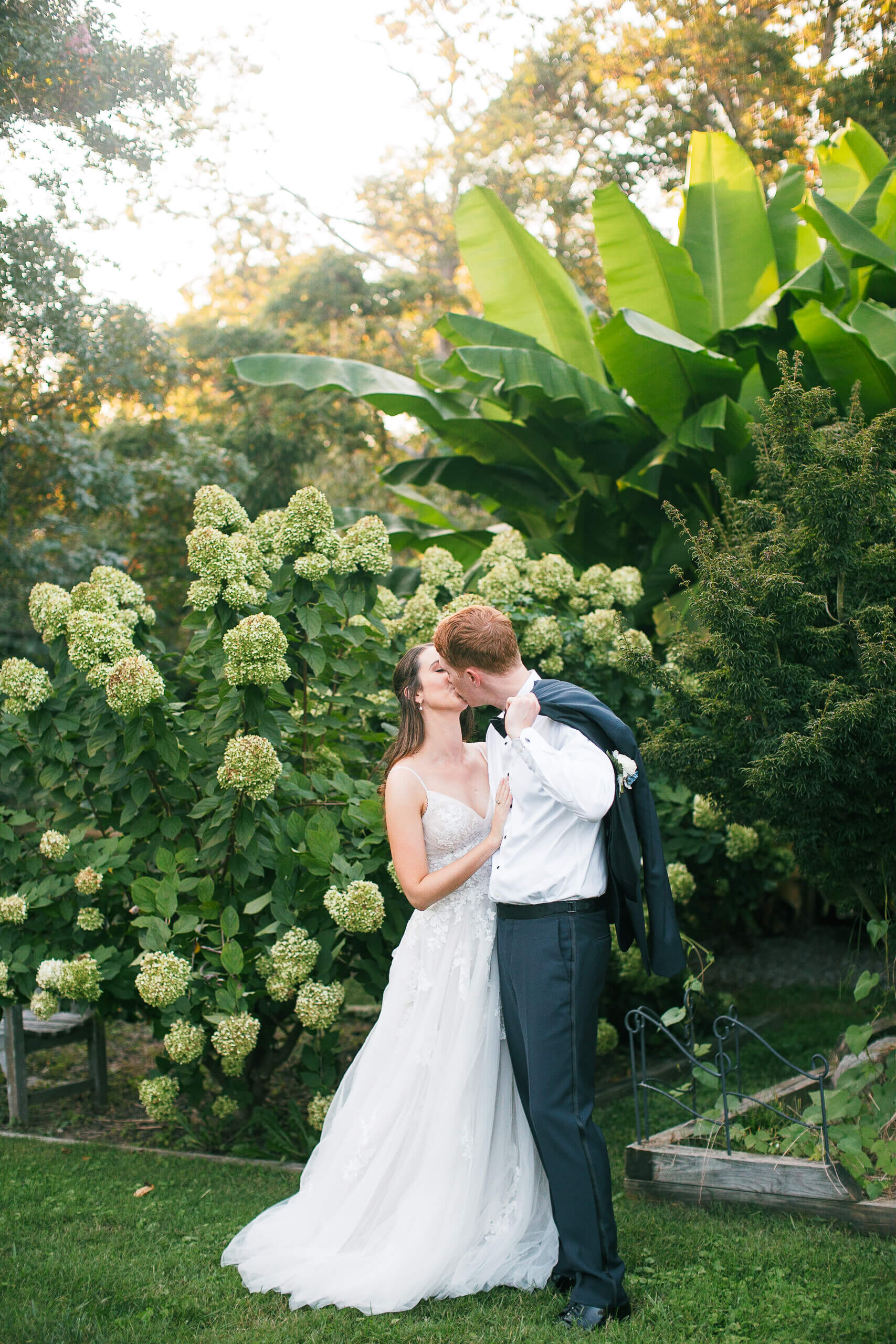 Couple kissing | Fall Wedding at River Farm in Alexandria by Virginia Photographers